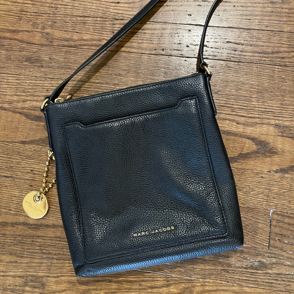 Marc Jacobs Tourist NS Leather Cross body Bag Black M0013949